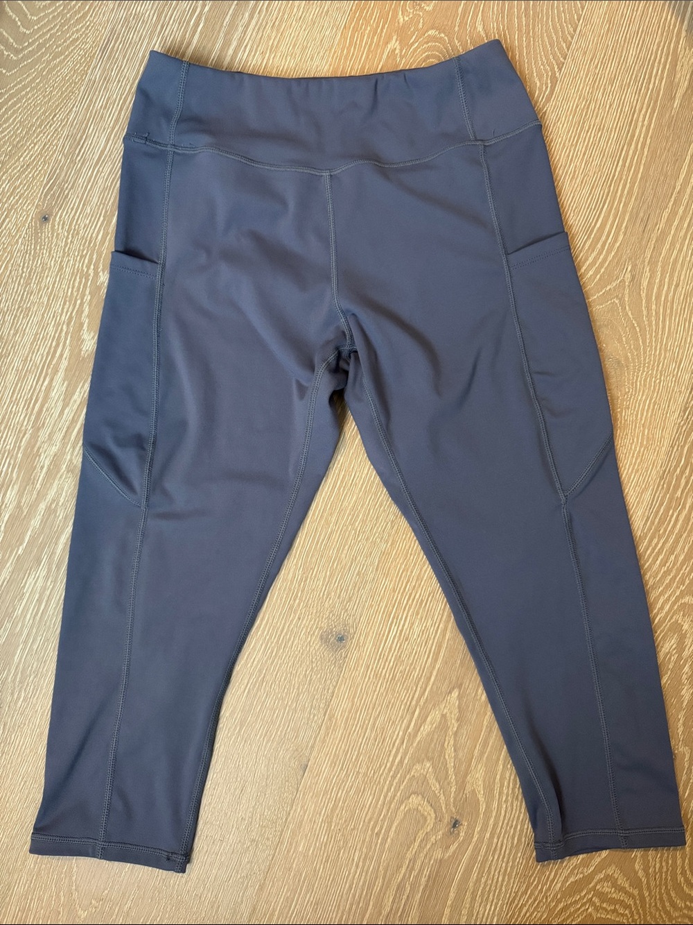 Adorence High-Waisted Athletic Capri Leggings with Pockets – Slate Gray, Size S